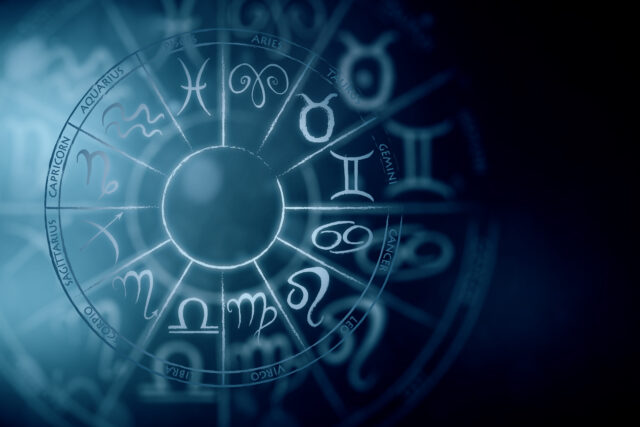 Cercle d'horoscope de signe du zodiaque sur fond sombre. Contexte créatif. Notion d'astronomie. Rendu 3D