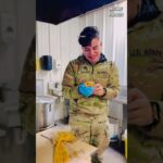 L’émotion de ce militaire en mangeant de nouveau un plat préparé par sa maman #shorts